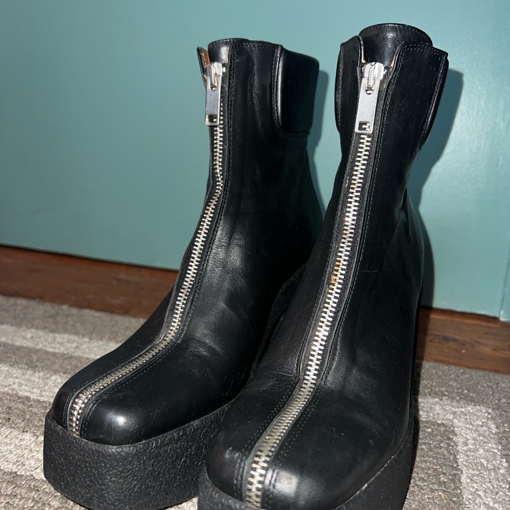 MIMOSA Black Zippered Women's Boots
